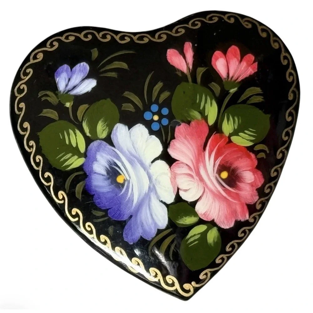 Vintage Russian Zhostovo Style Hand Painted Lacquer Heart Brooch Pin Signed